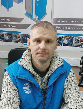 Роман Никузин