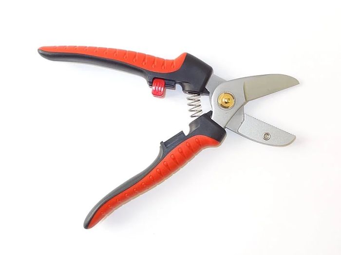 Секатор для самоклеящихся грузиков АОК CUW-1208