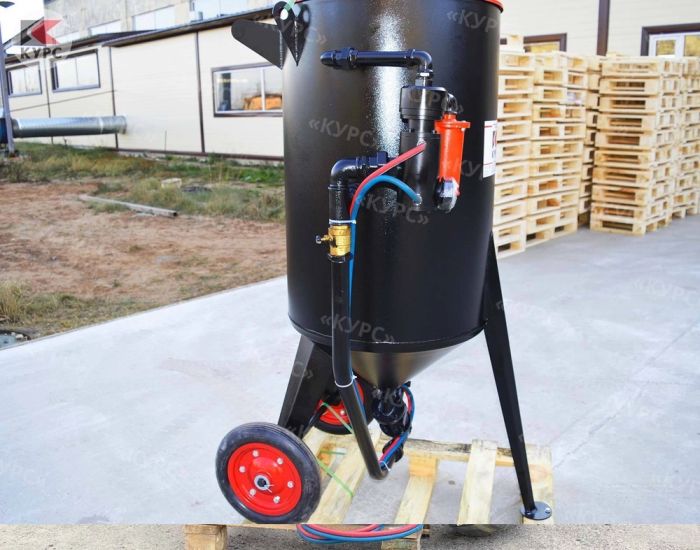 Комплект COMFORT+ на базе пескоструйного аппарата PSТ-250 с КПДУ, 32х48мм, рукав 20м, сопло 6,4мм