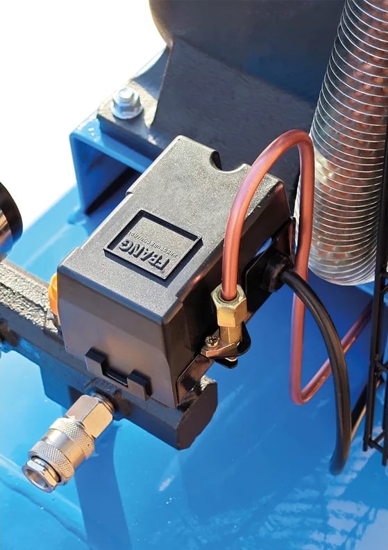 Поршневой компрессор Станкоимпорт ACH68023, ременной привод, 680 л/мин, 200л, 380В