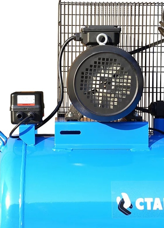 Поршневой компрессор Станкоимпорт ACH68023, ременной привод, 680 л/мин, 200л, 380В