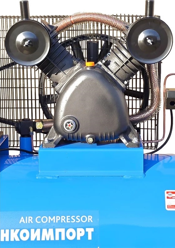 Поршневой компрессор Станкоимпорт ACH68023, ременной привод, 680 л/мин, 200л, 380В