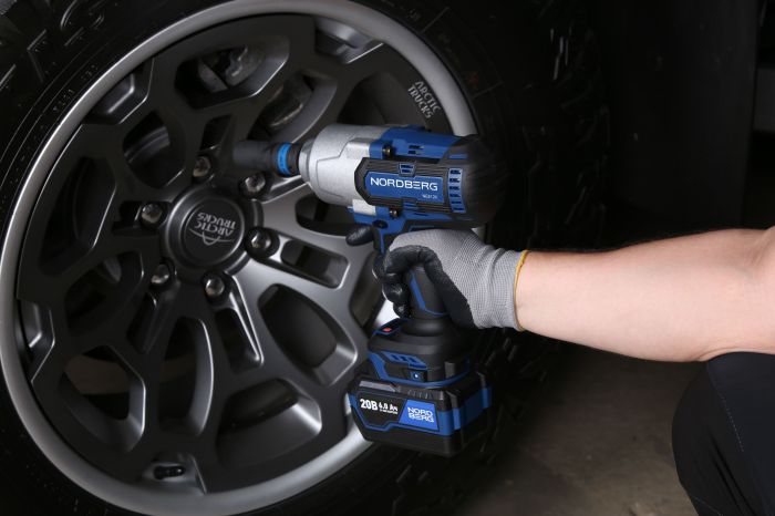 Гайковерт аккумуляторный ударный NORDBERG NE812K, 1/2", 1700 Нм, в кейсе