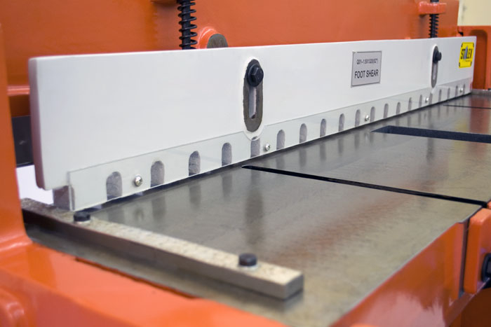 Гильотина ножная STALEX Q01-1.5X1320