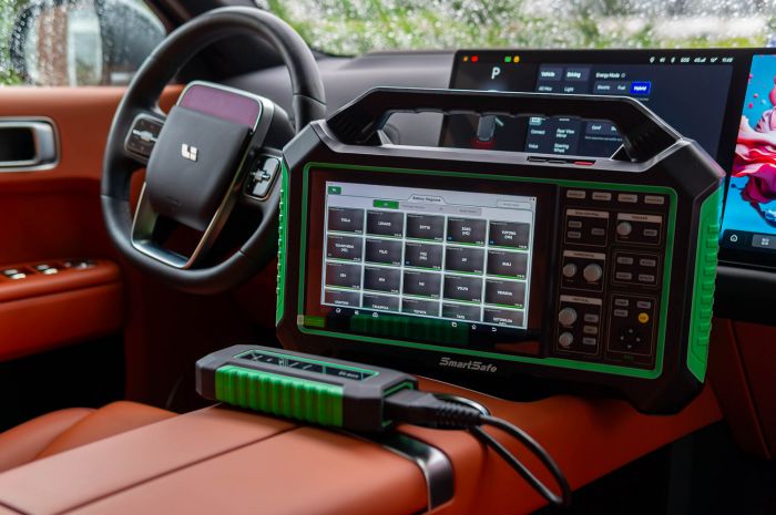 Диагностический терминал Launch SmartSafe P03 EV, для гибридных и электромобилей