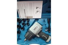 Пневмогайковерт ударный KraftWell KRW1500IW-T, 1/2", с набором головок, легковой, 1500 Нм