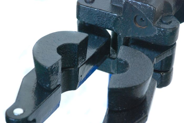 Стяжка для пружин амортизаторов Aе&T T01403, механическая, 0,99 т