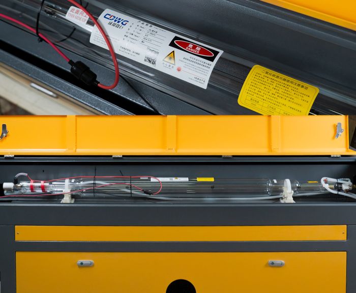 Лазерный станок Zareff HYBRID CO2 Ruida, 1600х1000мм, 300Вт, 380В