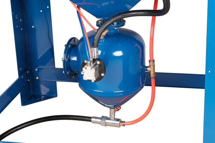 Пескоструйная камера напорная NORDBERG NS10P, напольная, 823 литров, с циклонной фильтрацией