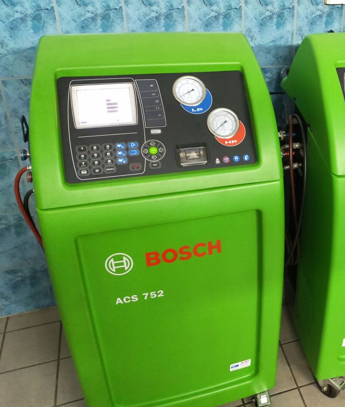 Станция для заправки автокондиционеров Bosch ACS 752, автоматическая, 170 л/мин