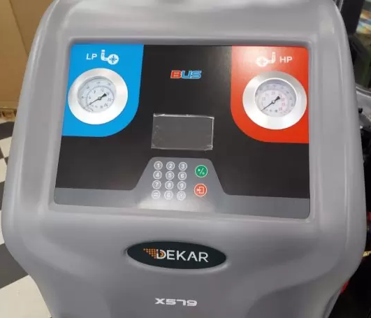 Станция для заправки автокондиционеров автобусов Dekar X579, автоматическая