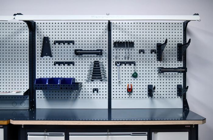 Верстак слесарный Верстакофф MCN 1552.S77.1-2, 2 тумбы с дверцами, с дв. экраном