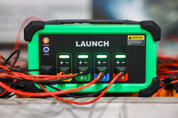 Беспроводной экваайзер и тестер для аккумуляторных батарей Launch EVB624, для электромобилей