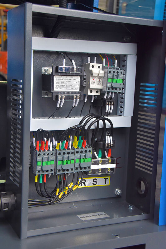 Винтовой компрессор KraftMachine KM11-8рВ-ЧРП, прямой привод, 8 бар, IP23, 1700л/мин, с частотным преобразователем