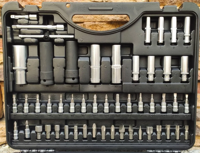 Набор инструментов в кейсе Forsage F-41082-5L, 108 предметов, с трещоткой, 1/2", 1/4"