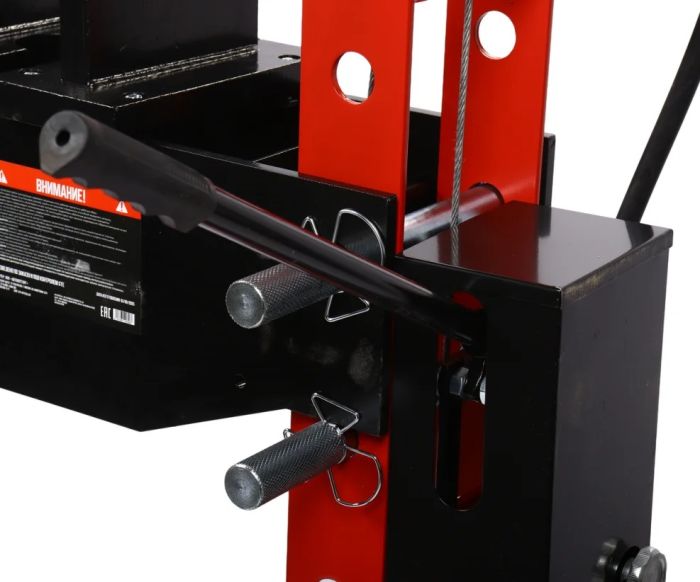 Пресс гидравлический 30т GTE GTE-HPN13030, с ножным и ручным приводом, напольный