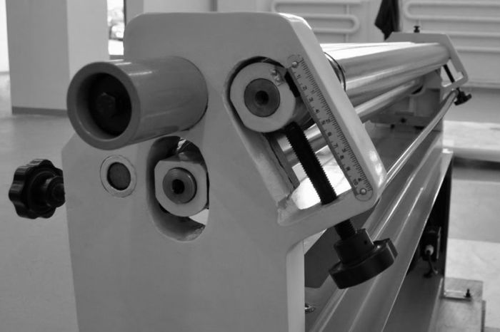 Станок вальцовочный электромеханический STALEX ESR-1300X1.5