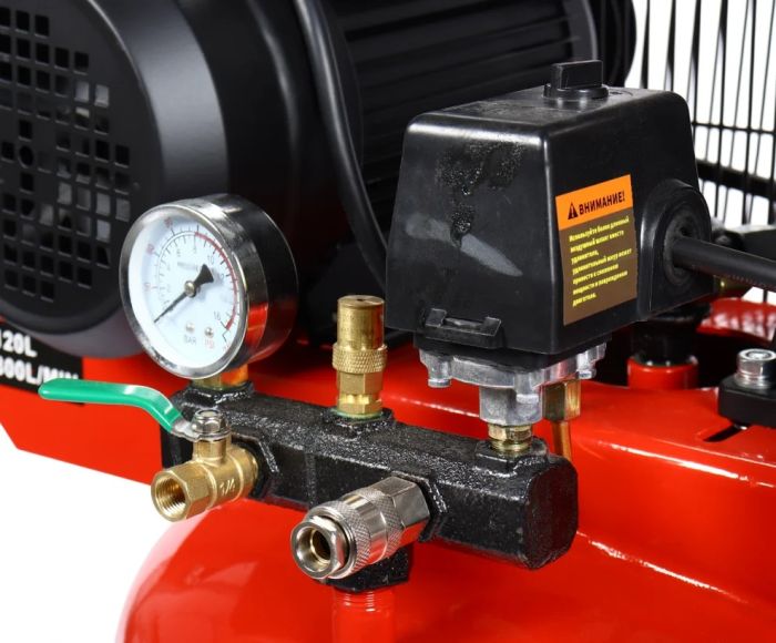 Поршневой компрессор GTE GTE-MR4B120300B, ременной, 300л/мин, 120л, 220В