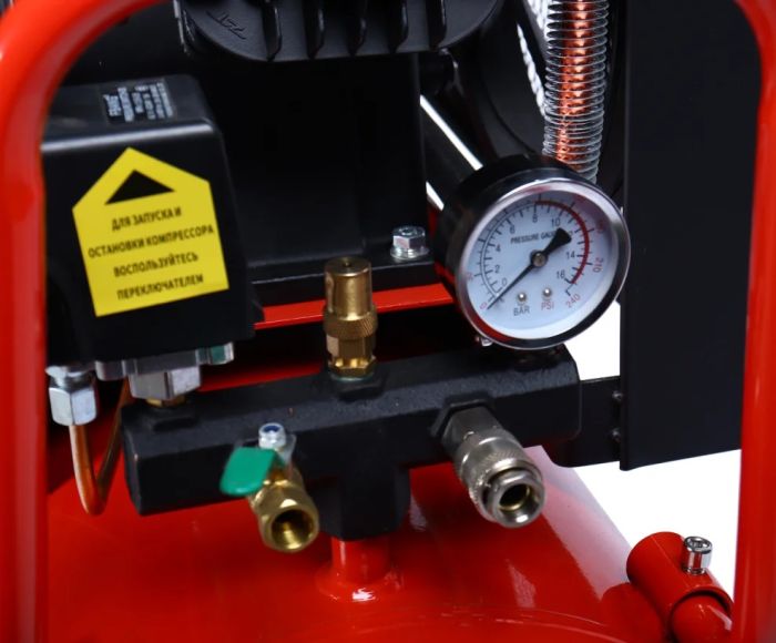 Поршневой компрессор GTE GTE-MR4100400B, ременной, 400л/мин, 100л, 220В