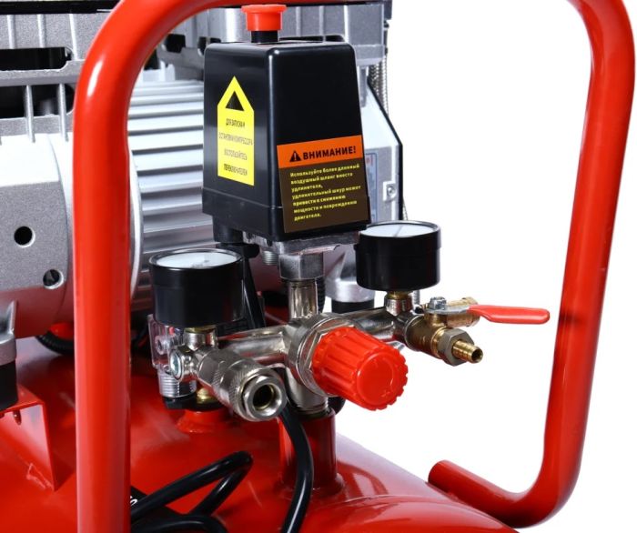 Поршневой компрессор GTE GTE-HMP050140B, поршневой безмасляный, 140л/мин, 50л, 220В