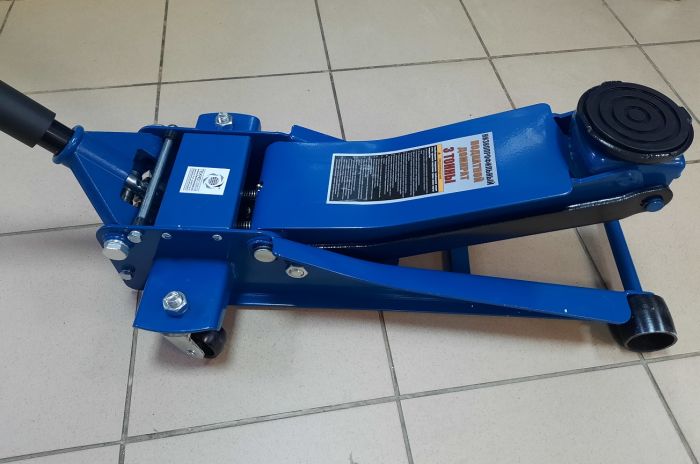 Домкрат подкатной гидравлический 3 тонны Техносоюз TS1901-20, автомобильный