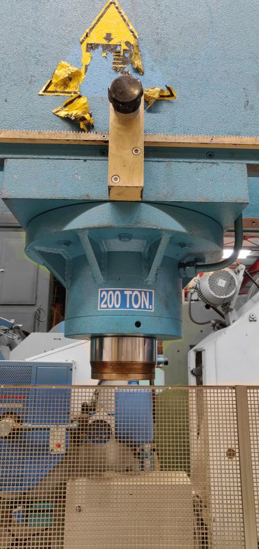 Пресс электрогидравлический 200 тонн OMCN 205/RM, напольный, гаражный