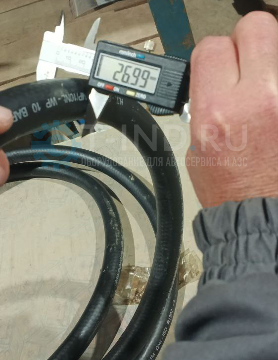 Рукав топливный  Semperit МБС SEMPTOF319 19/31мм (фитинги 1"Mx1"M), 4м