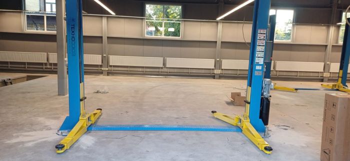 Подъемник двухстоечный автомобильный 5 тонн Техносоюз TS-5, электрогидравлический, 380В