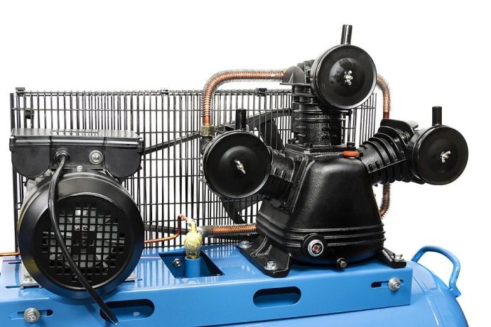 Поршневой компрессор Станкоимпорт ACH44513, ременной привод, 445 л/мин, 100л, 220В