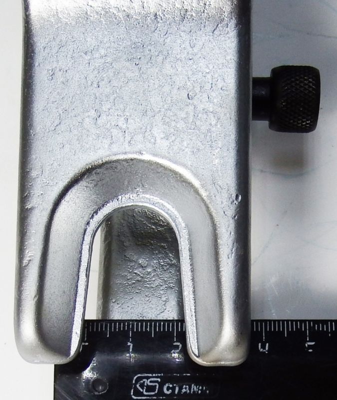 Съемник шаровых опор и рулевых наконечников AE&t TA-B1011, ножничного типа, 20-50мм