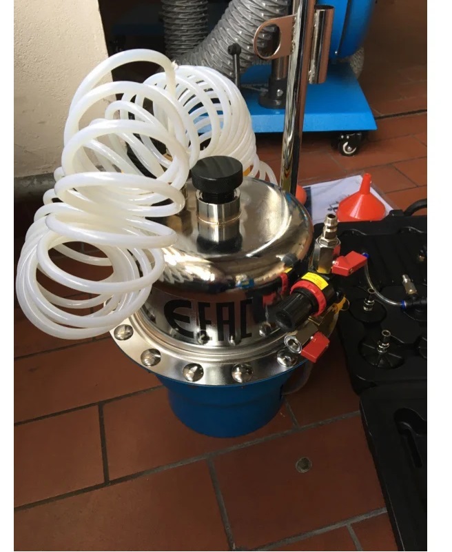 Приспособление для замены тормозной жидкости Trommelberg UZM05, 5 литров